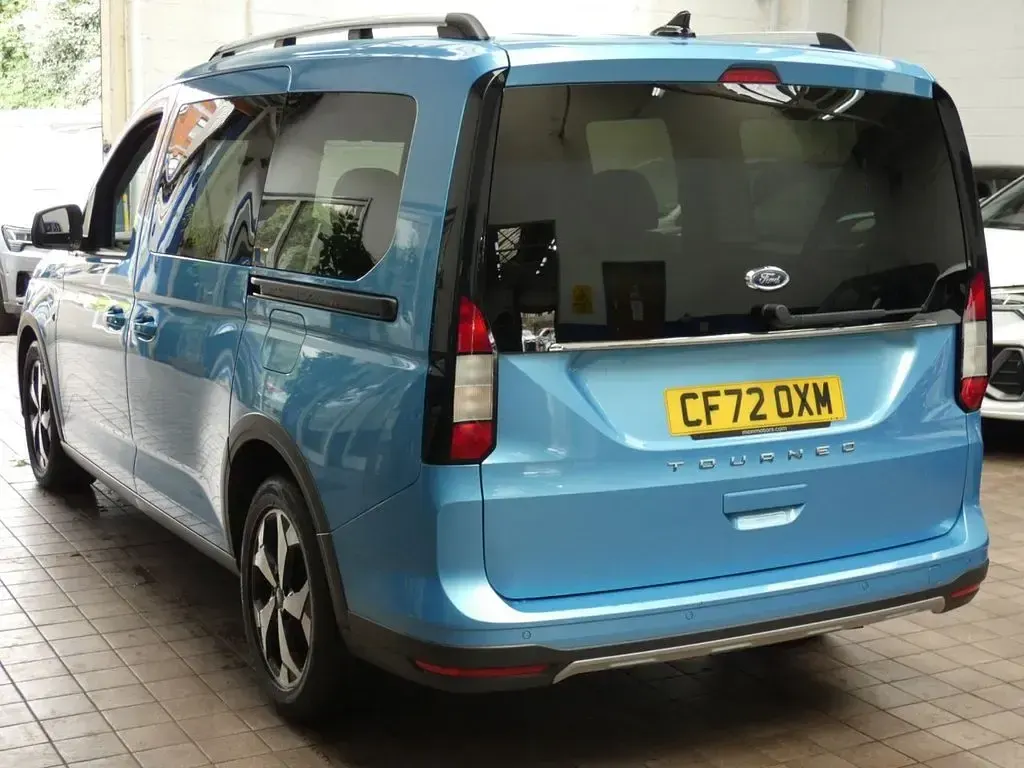 Used Ford Grand Tourneo Connect Active 122 HP (89 kW) 2023 Blue MPV