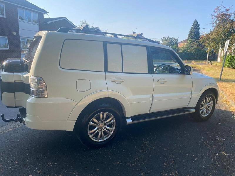 Used Mitsubishi Shogun 187 HP (137 kW) 2018 White SUV