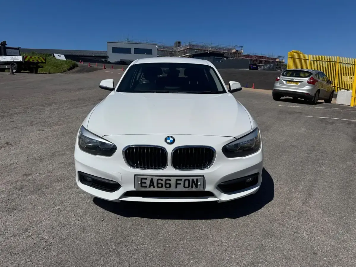 Used BMW 116 Efficient Dynamics 116 HP (85 kW) 2016 White Hatchback
