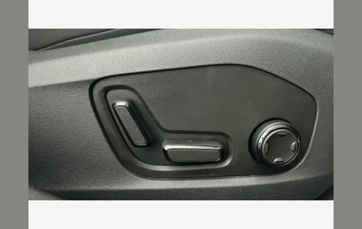 New Polestar 4 Plus 196 kW (267 HP) 2026 Silver SUV