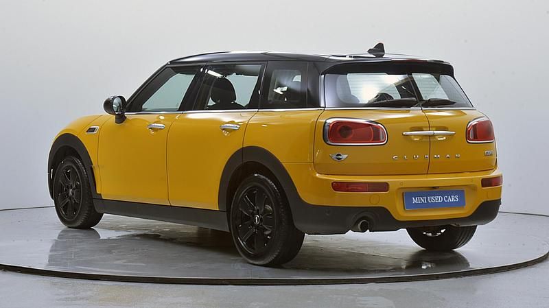Used Mini Cooper Clubman 134 HP (98 kW) 2017 Orange Estate