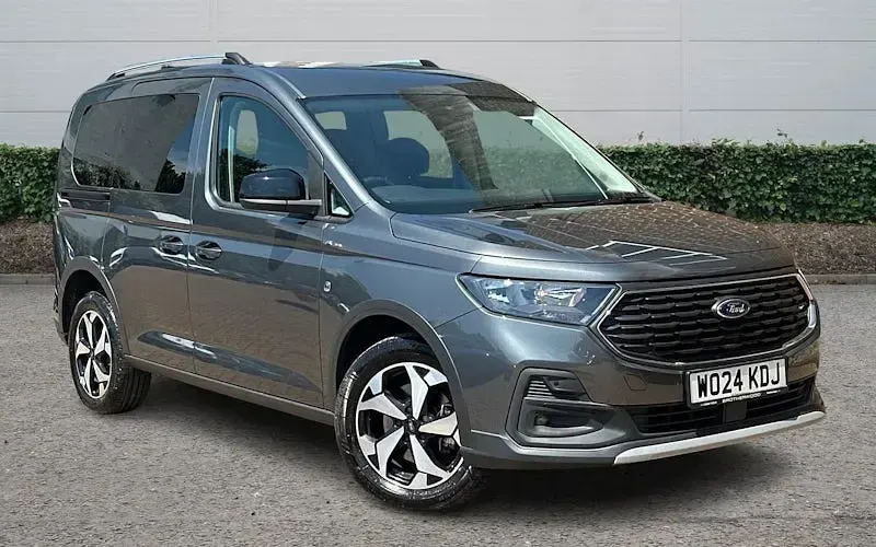Used Ford Tourneo Active 122 HP (89 kW) 2024 Estate