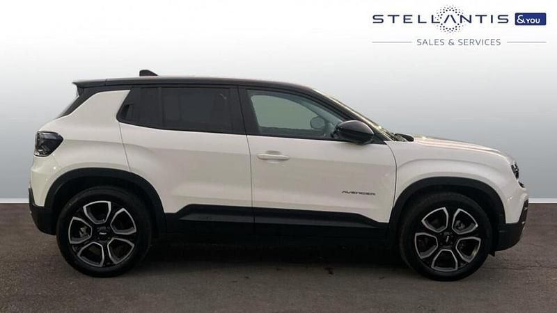 White Used 2024 Jeep Avenger EV Summit SUV | £18,219 (Fair price) - Image 1/4