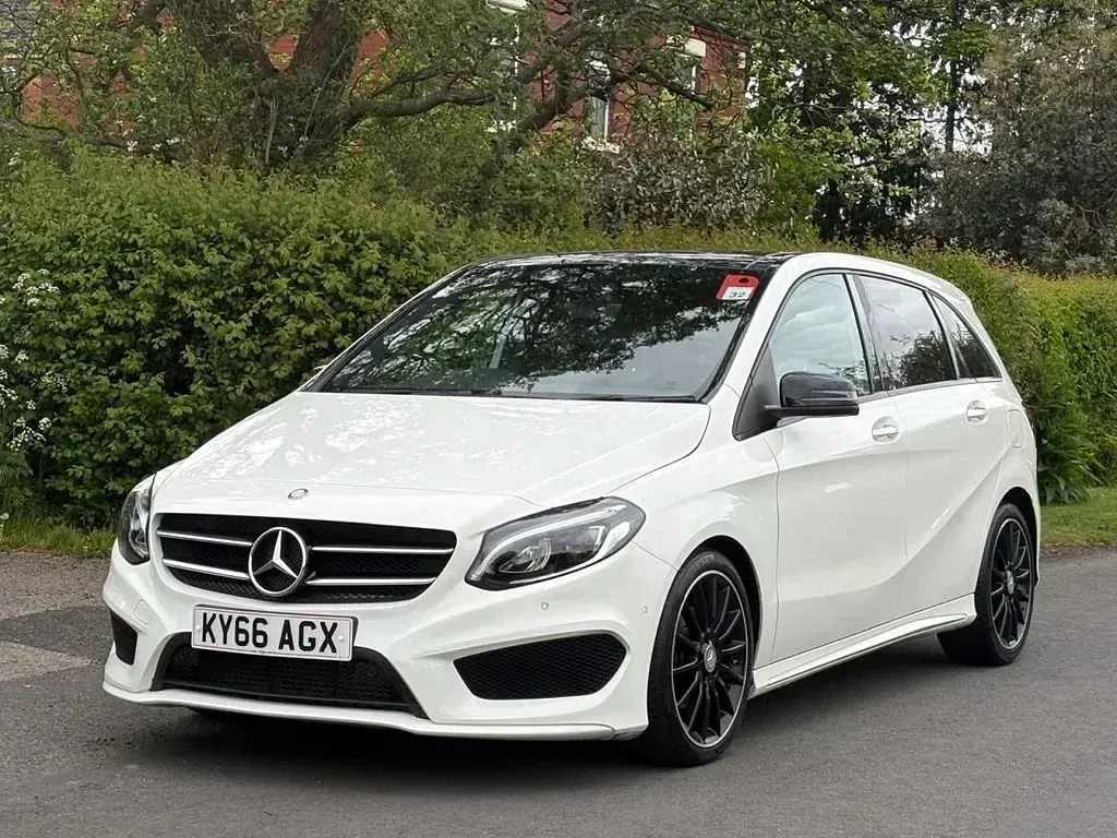 Used Mercedes B200 AMG Line Premium Plus 2016 White Hatchback