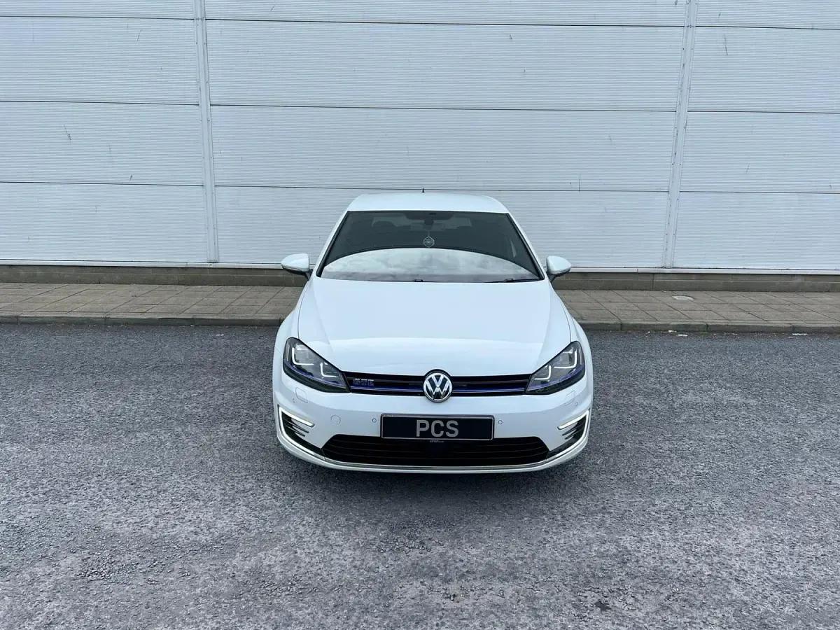 Used VW Golf VII GTE 204 HP (150 kW) 2016 White Hatchback