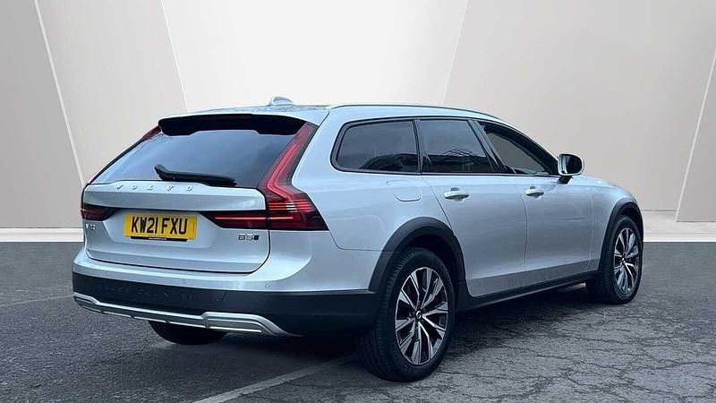 Used Volvo V90 CC 247 HP (181 kW) 2021 Estate