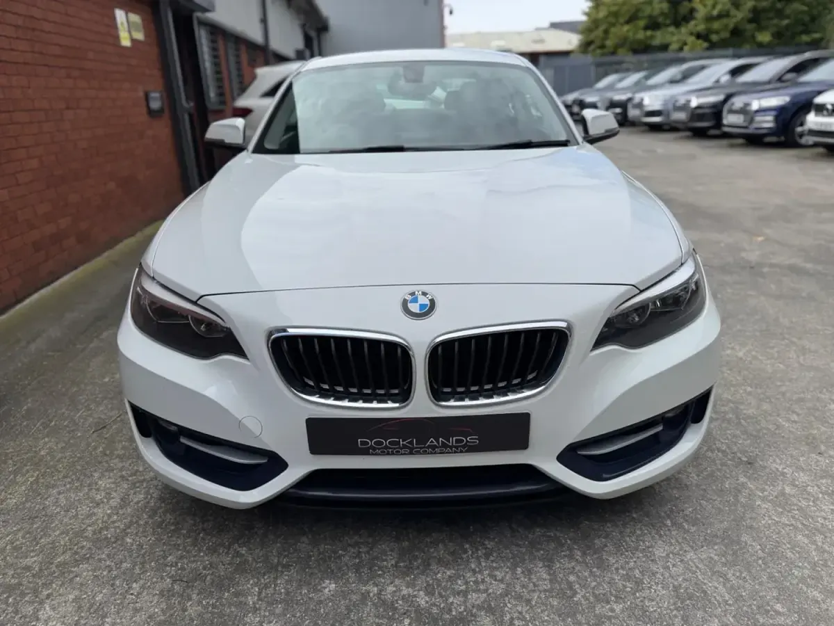 Usado BMW 220 Sport Line 190 CV (139 kW) 2015 Blanco Coupe