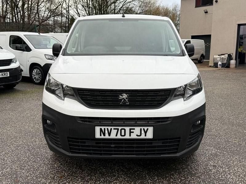 Used Peugeot Partner 131 HP (96 kW) 2020 White MPV