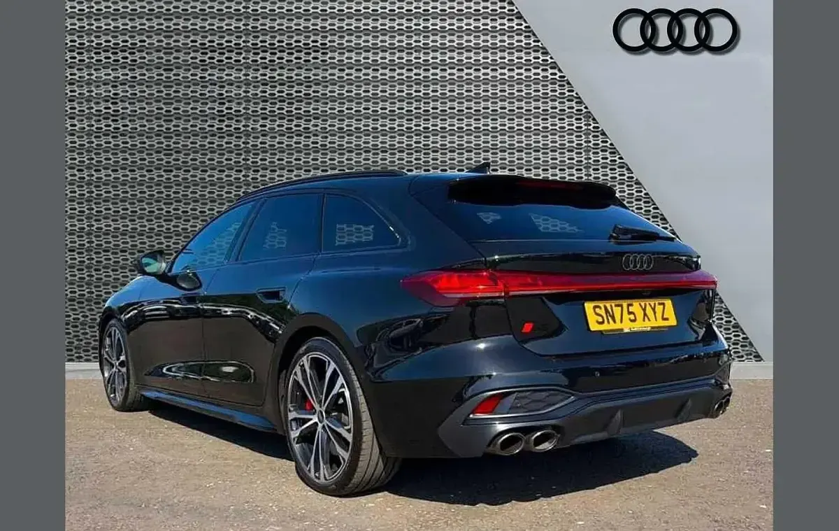 Used Audi A5 Comfort 362 HP (266 kW) 2026 Black Estate