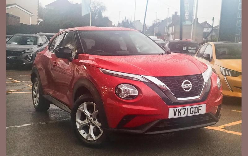 Red Used 2021 Nissan Juke N-Connecta SUV | £12,505 (Good price) - Image 1/2
