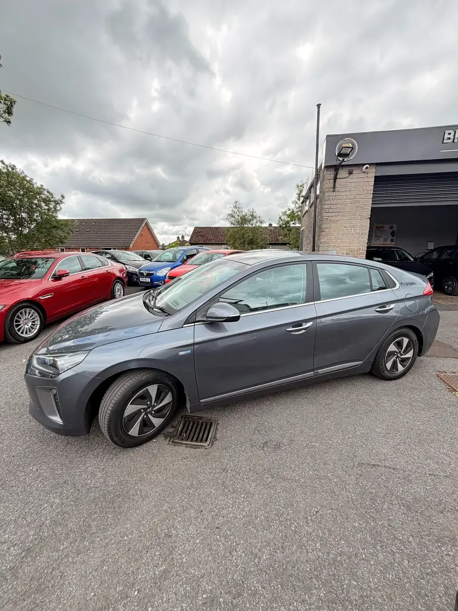 Used Hyundai Ioniq Premium SE 141 HP (103 kW) 2017 Grey Hatchback