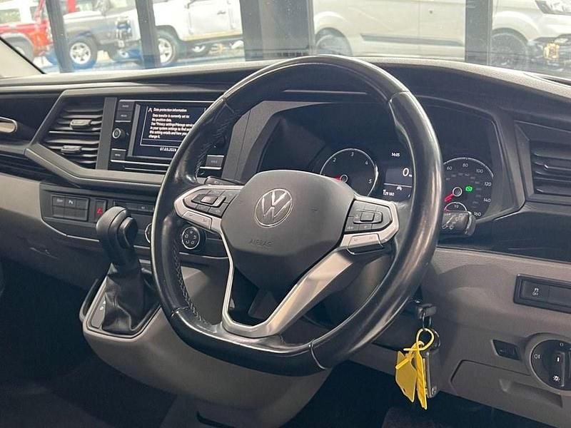 Used VW Shuttle SE 150 HP (110 kW) 2020 Black MPV