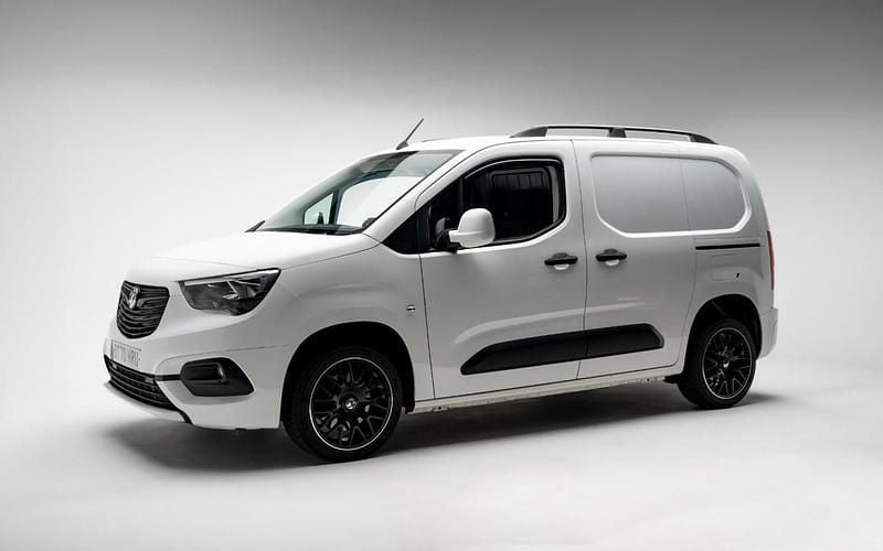 White Used 2021 Vauxhall Combo Sportive MPV | £7,495 (Fair price) - Image 1/4