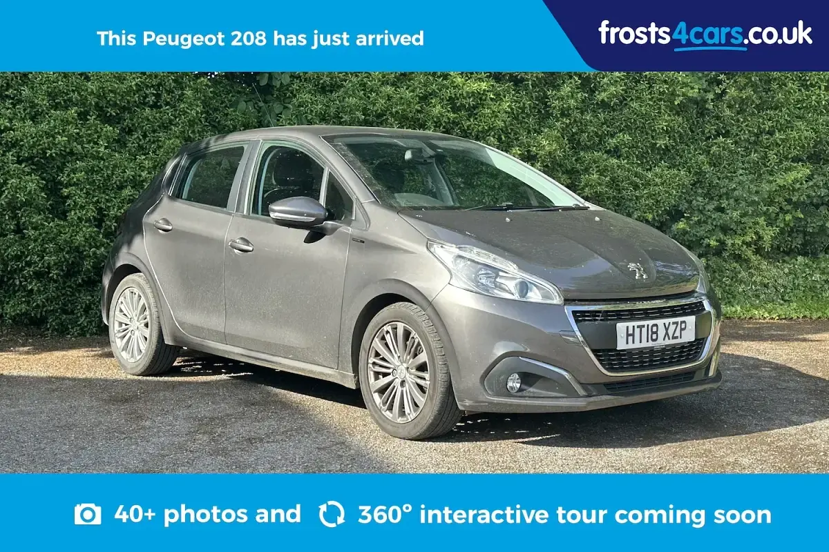 Used Peugeot 208 Signature Sky 82 HP (60 kW) 2018 Hatchback