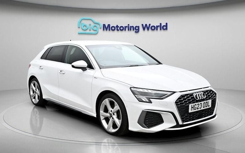 Used Audi A3 Sportback S-Line 150 HP (110 kW) 2023 White Hatchback
