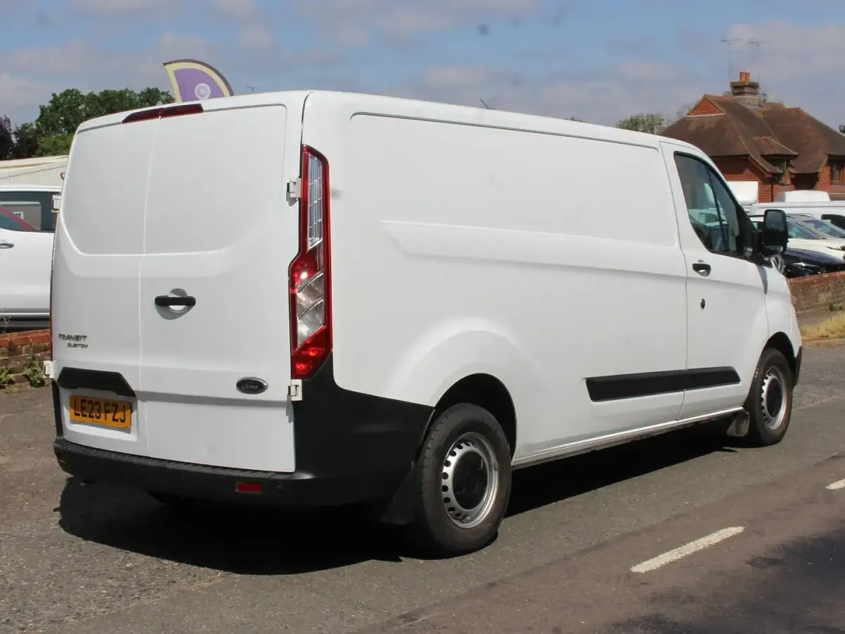 Used Ford Transit Custom S 131 HP (96 kW) 2023 White Van