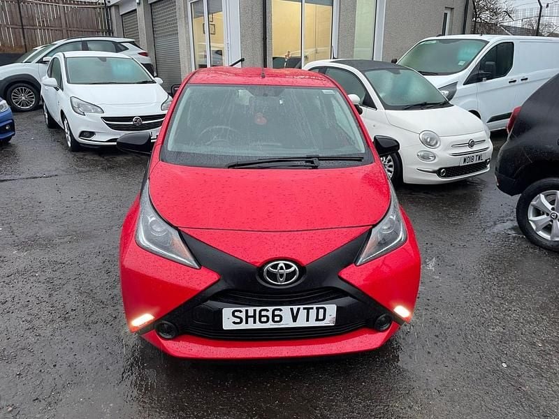 Used Toyota Aygo 68 HP (50 kW) 2017 Red Hatchback