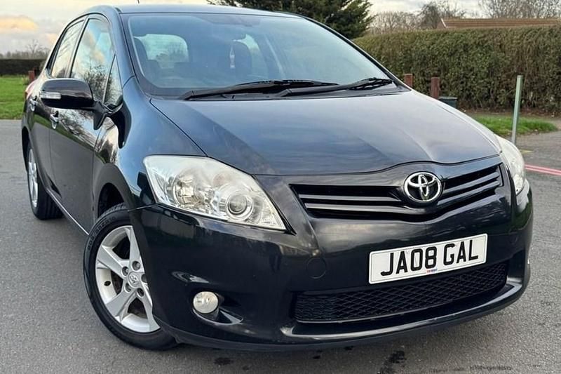 Used Toyota Auris 132 HP (97 kW) 2011 Black Hatchback