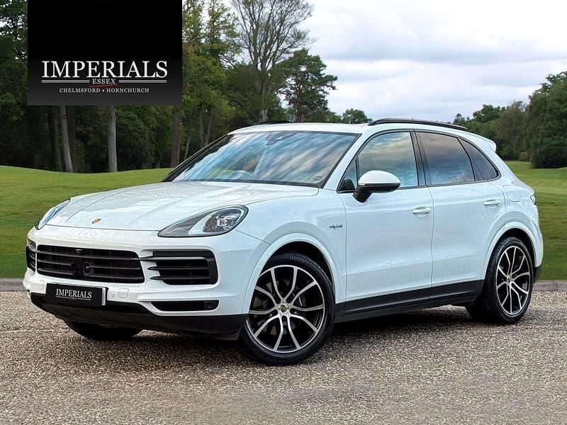 White Used 2021 Porsche Cayenne SUV | £46,948 (Super price) - Image 1/4
