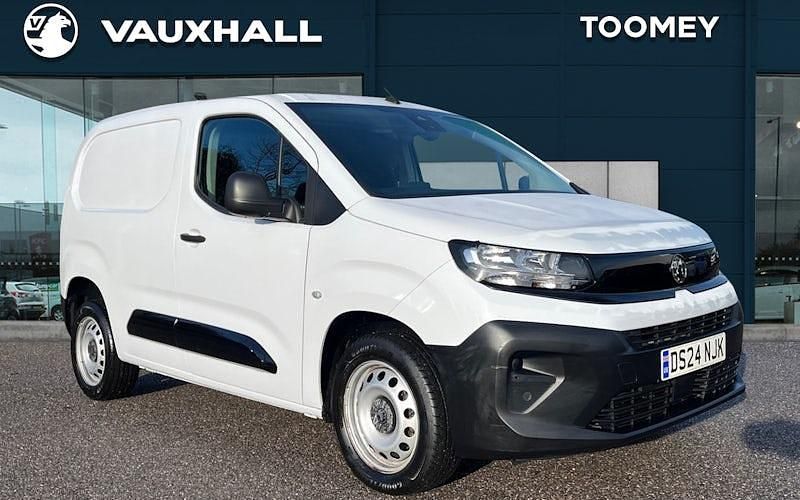 Used Vauxhall Combo S 102 HP (75 kW) 2024 White Van