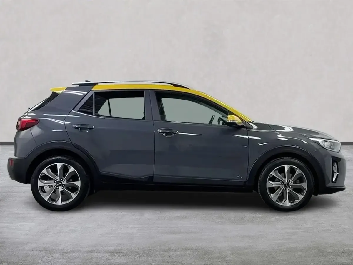 Usado Kia Stonic 2023 Cinzento SUV