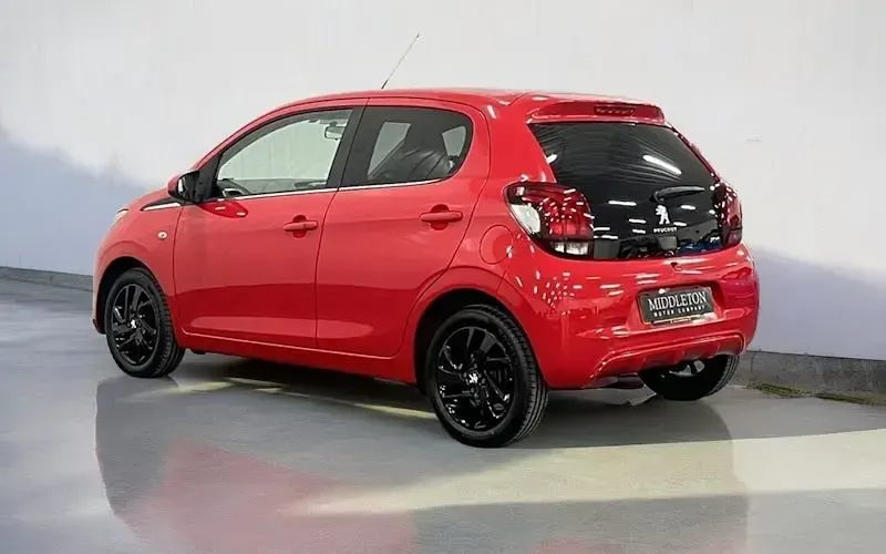Used Peugeot 108 Allure 82 HP (60 kW) 2016 Red Hatchback