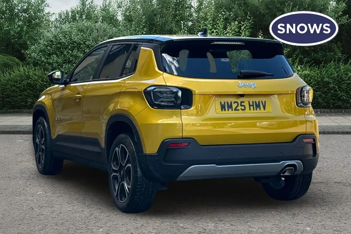 Used Jeep Avenger Summit 100 HP (73 kW) 2025 Yellow SUV