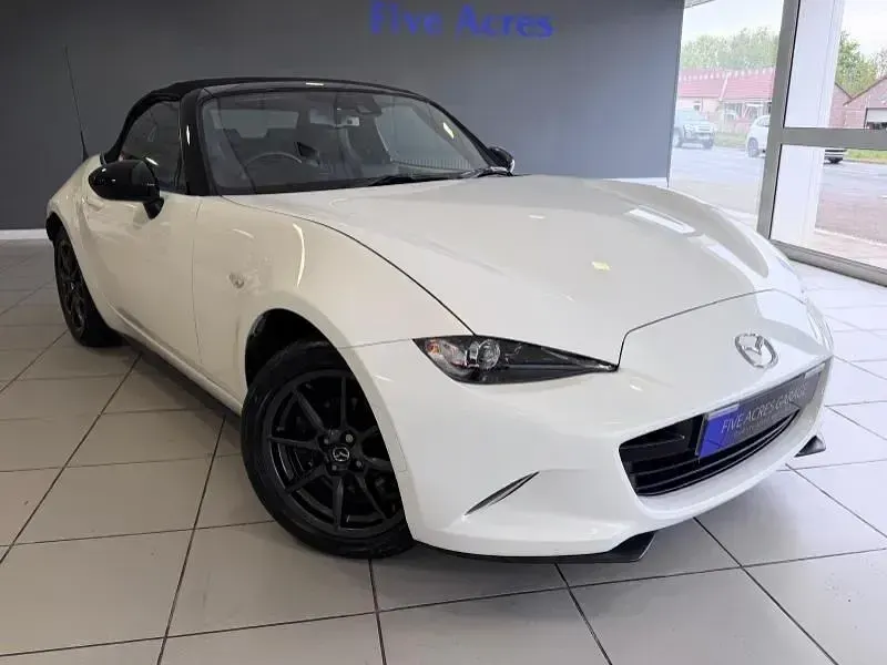 Usado Mazda MX5 Inclusive 131 HP (96 kW) 2016 Branco Cabrios
