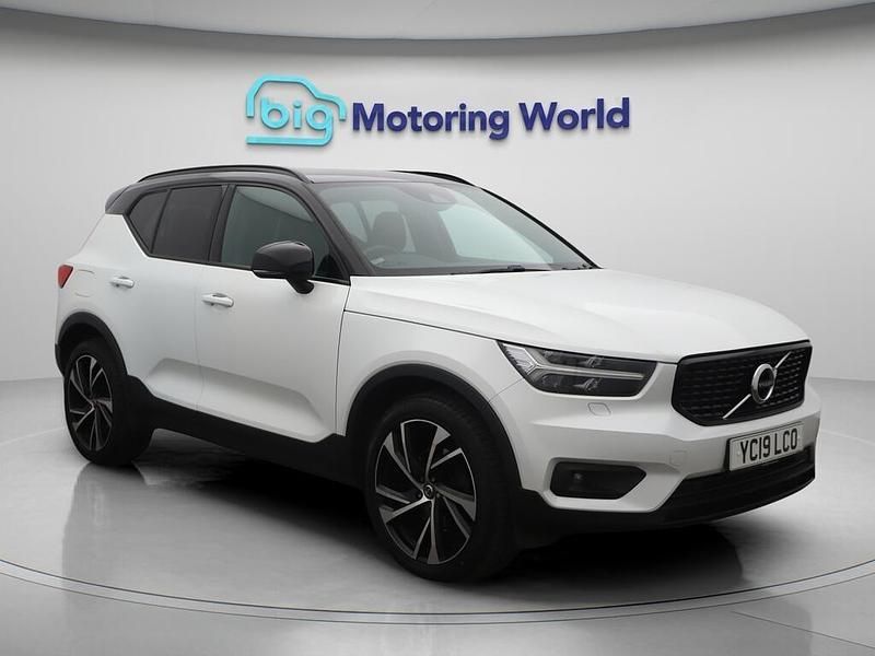 White Used 2019 Volvo XC40 R-Design Pro SUV | £19,500 (Fair price) - Image 1/4