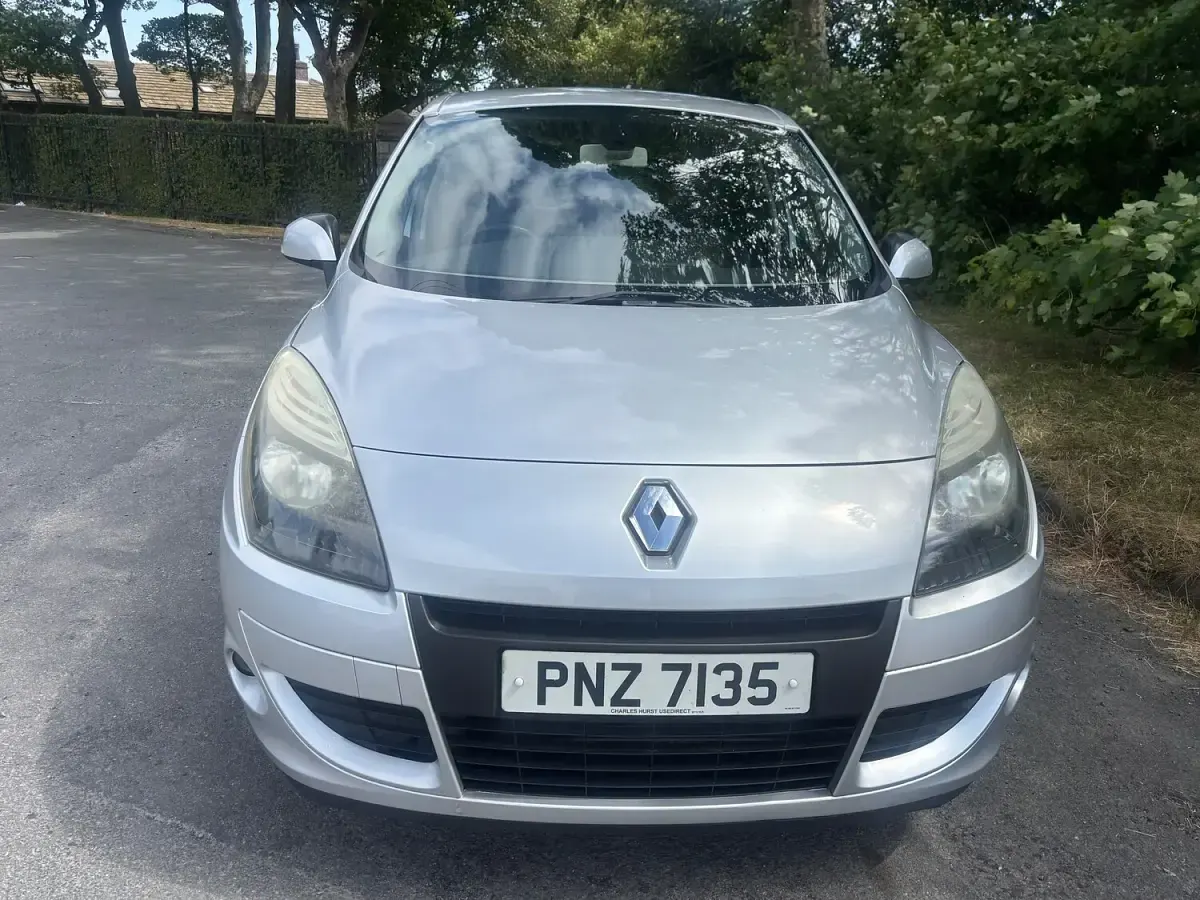 Used Renault Scénic III Dynamique 110 HP (80 kW) 2011 Silver MPV