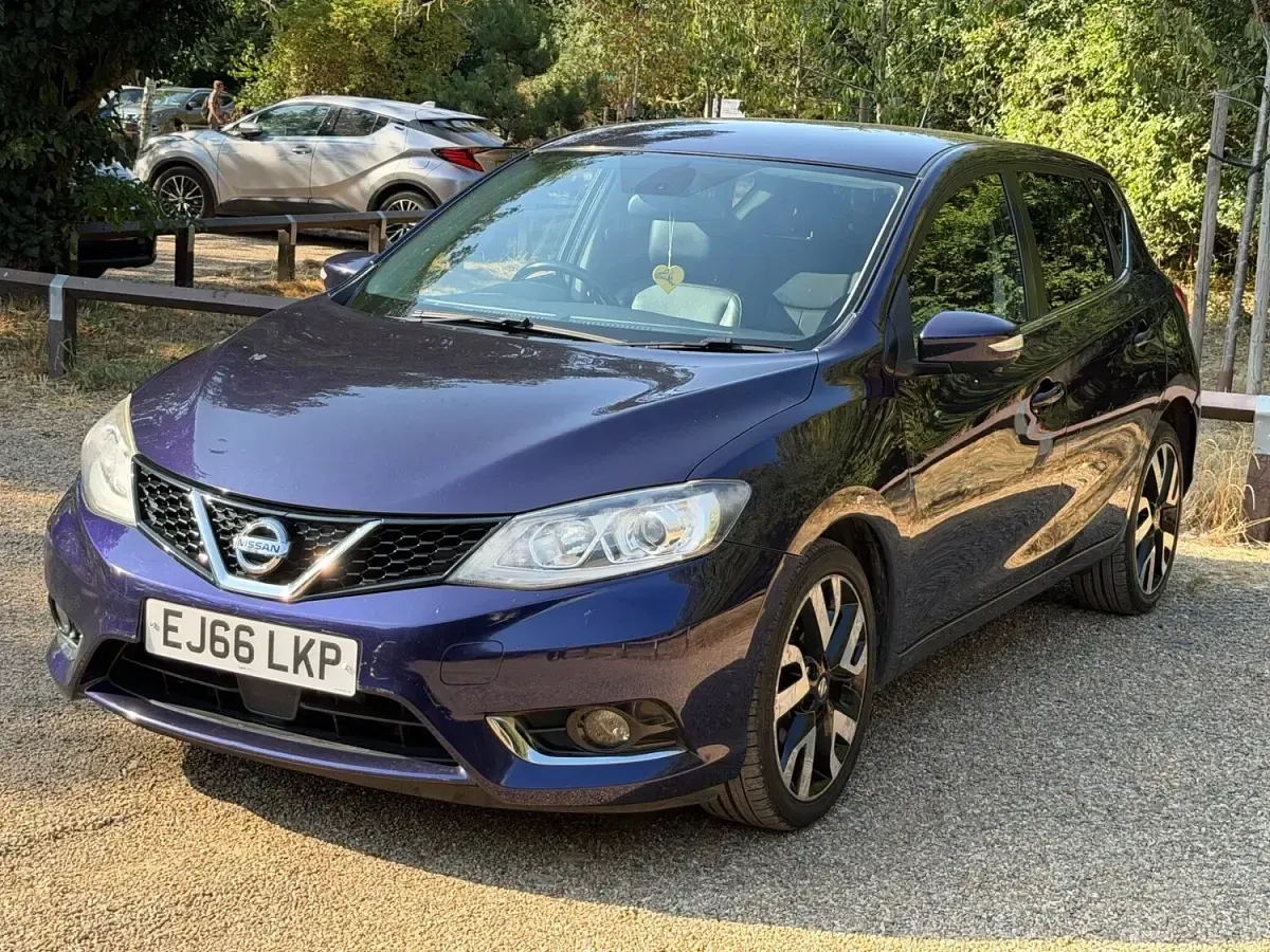 Used Nissan Pulsar Tekna 115 HP (84 kW) 2016 Blue Hatchback