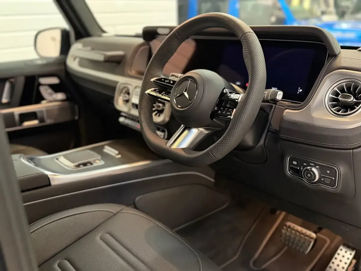 New Mercedes G450 AMG Line Premium Plus 387 HP (284 kW) 2026 Obsidian black metallic SUV