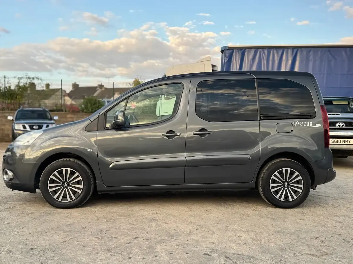 Used Peugeot TePee S 2014 Grey MPV