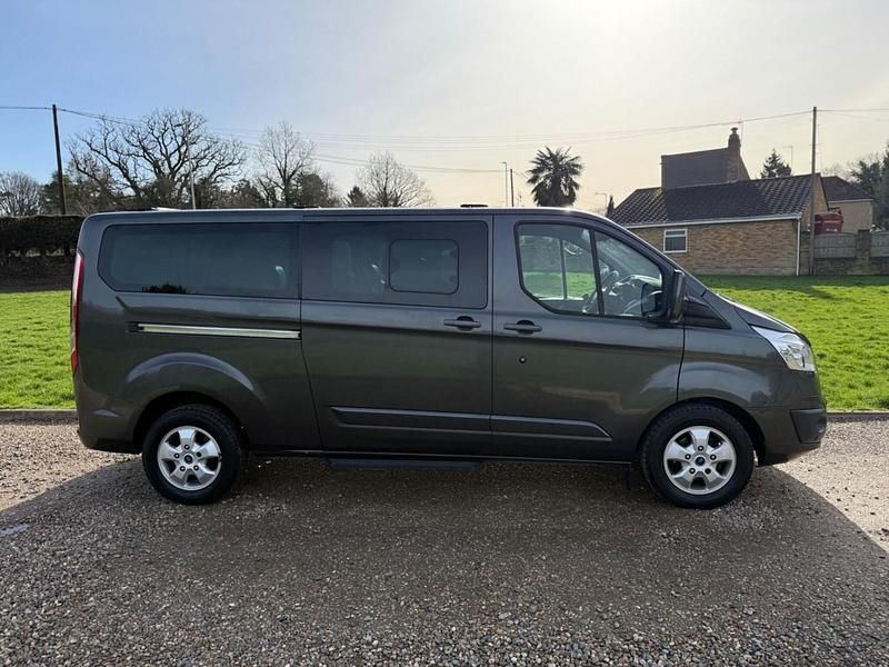Used Ford Tourneo Titanium 170 HP (125 kW) 2016 Grey MPV