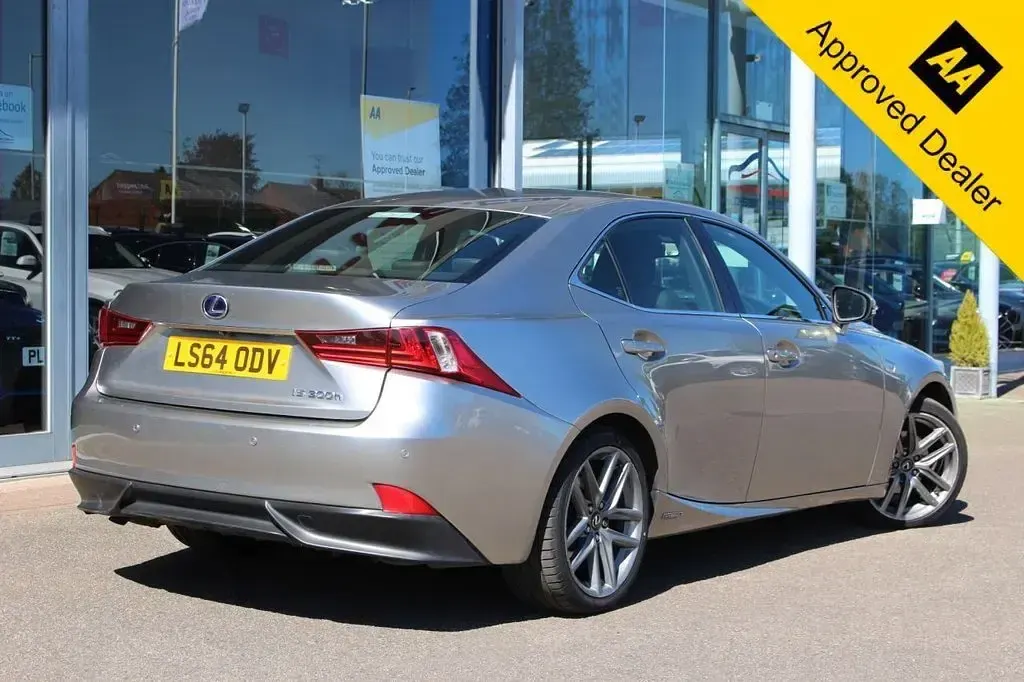 Used Lexus IS300h Sport Line 223 HP (164 kW) 2014 Silver Sedan