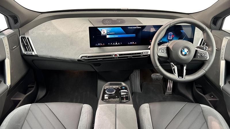 Usado BMW iX M Sport 295 kW (402 CV) 2025 Plateado SUV
