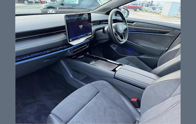 Used VW ID.7 Pro 210 kW (286 HP) 2025 White Estate