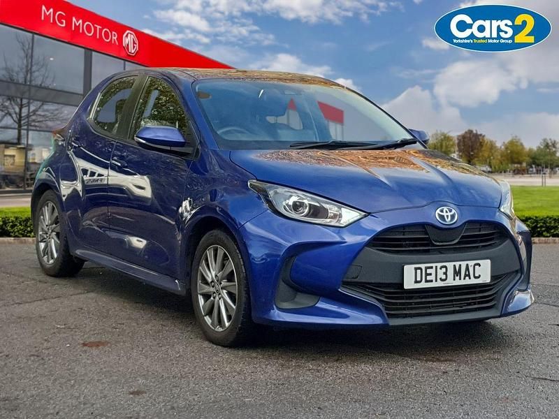 Blue Used 2022 Toyota Yaris Hybrid Hatchback | £15,990 (Fair price) - Image 1/4