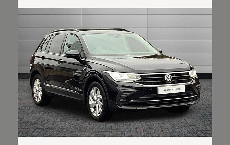 Used VW Tiguan Life 150 HP (110 kW) 2021 Black SUV