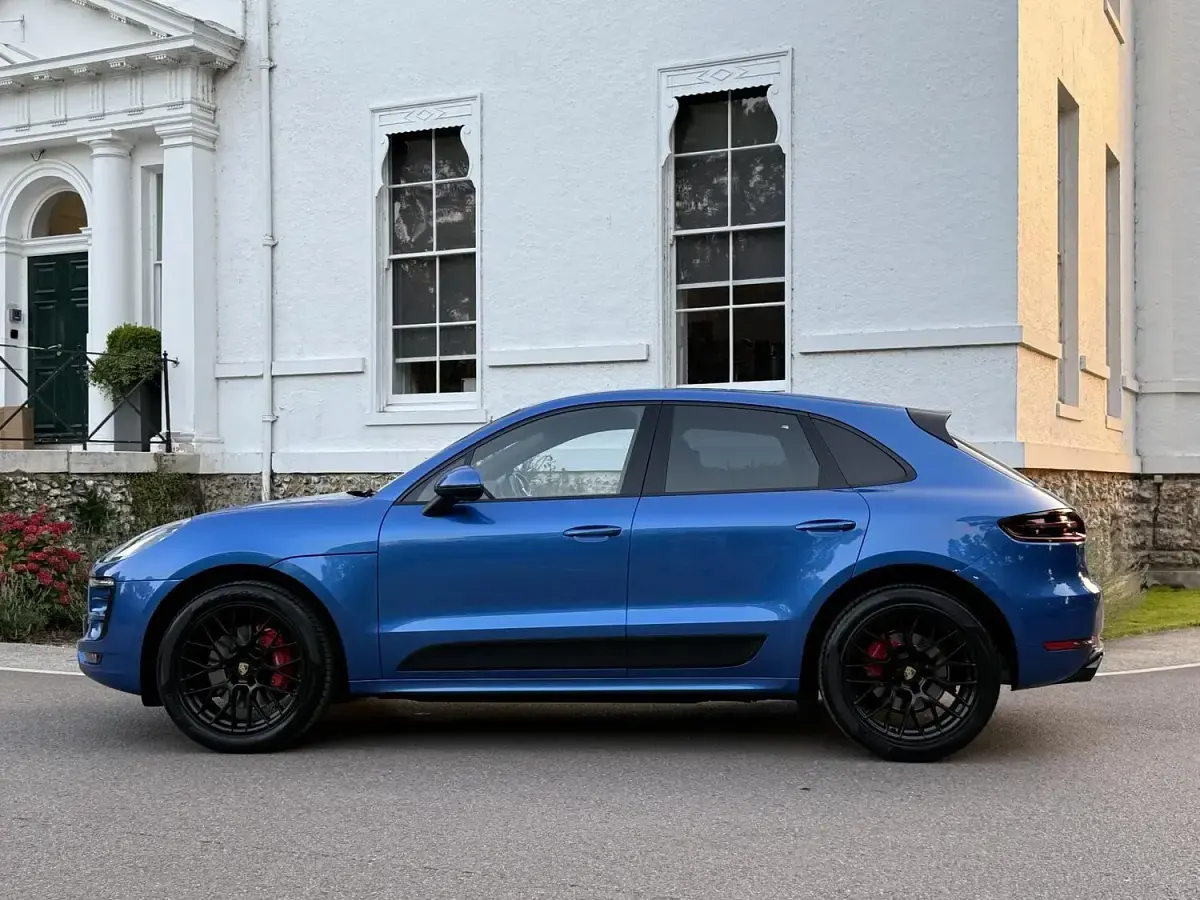 Used Porsche Macan 360 HP (264 kW) 2017 Blue SUV