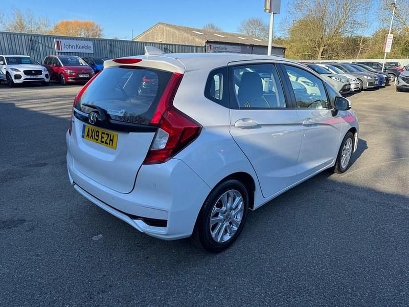 Used Honda Jazz SE 102 HP (75 kW) 2019 White Hatchback