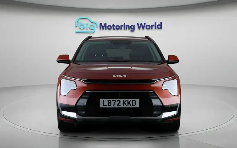 Used Kia Niro 182 HP (133 kW) 2023 Orange SUV