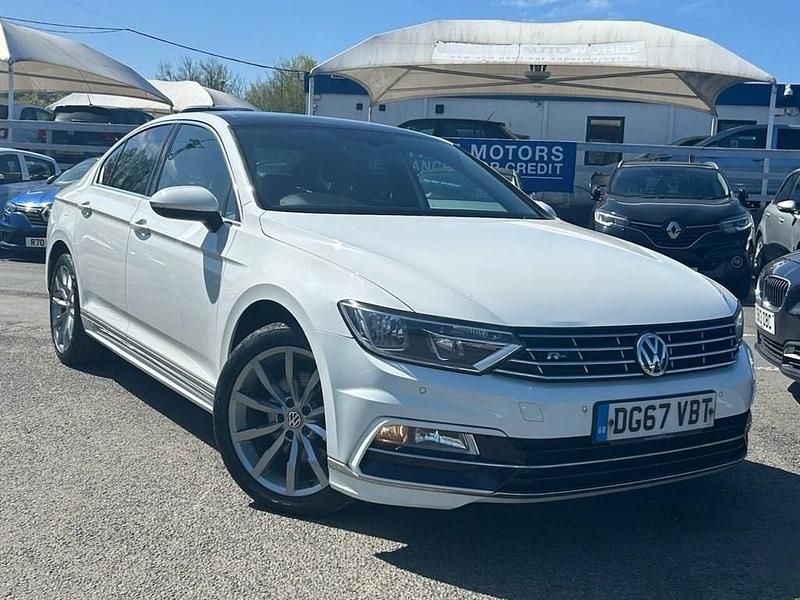 Begagnad VW Passat R-line 150 HK (110 kW) 2017 Vit Sedan