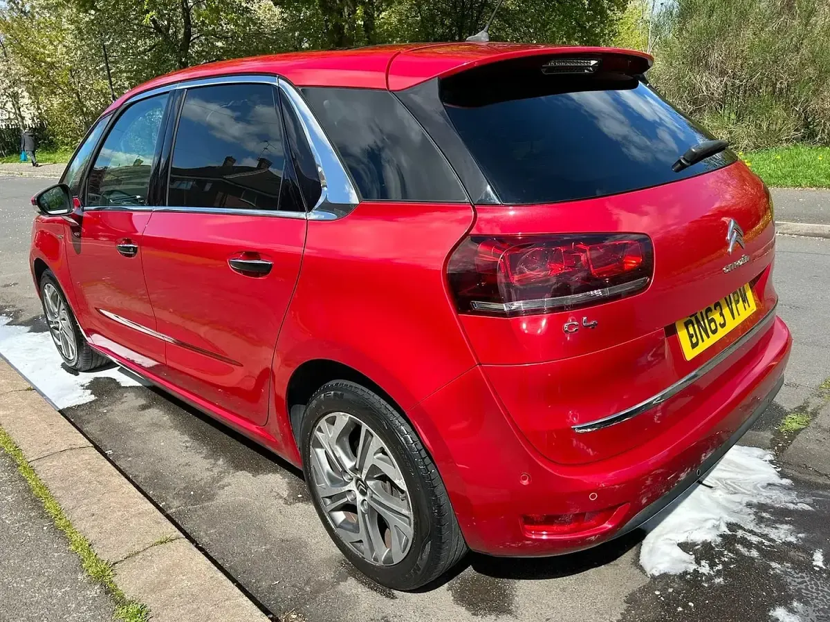 Used Citroën C4 Picasso Exclusive 115 HP (84 kW) 2014 Red MPV