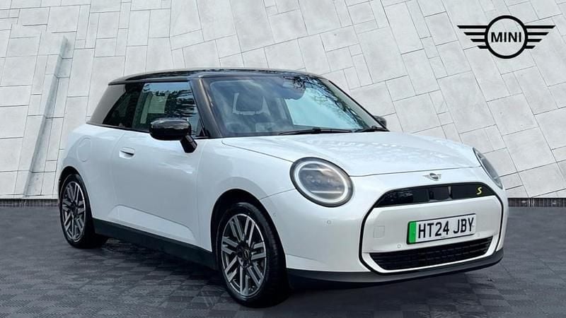 Used Mini Cooper SE Hatch 158 kW (215 HP) 2024 White Hatchback