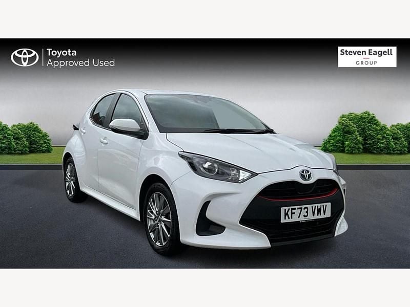 Used Toyota Yaris Hybrid 114 HP (83 kW) 2024 White Hatchback