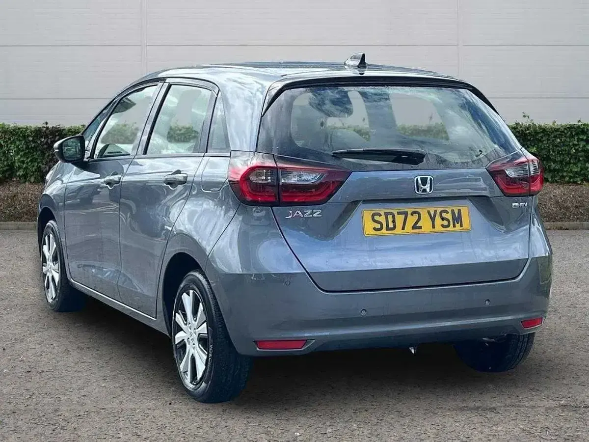 Used Honda Jazz Hybrid 109 HP (80 kW) 2023 Shining grey Hatchback