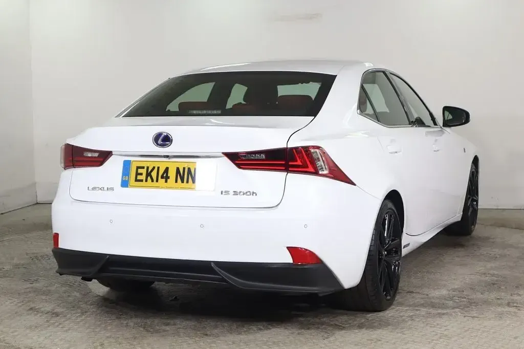 Used Lexus IS300h Sport Line 223 HP (164 kW) 2014 White Sedan