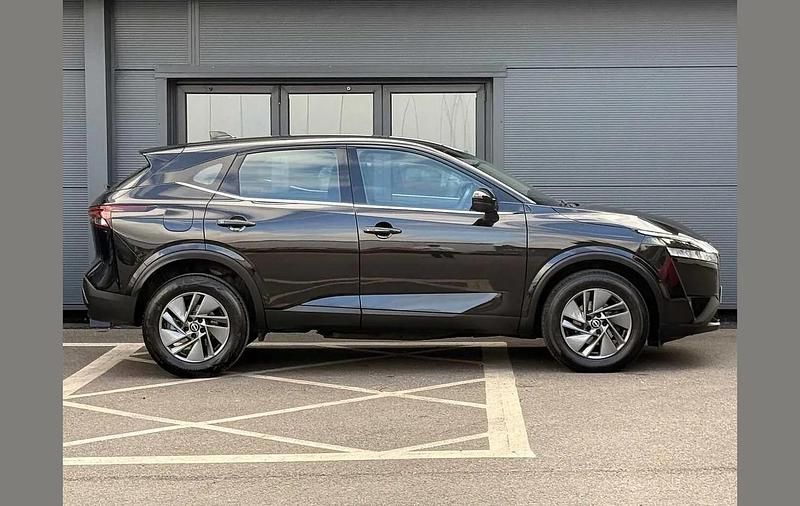 Used Nissan Qashqai Acenta Premium 155 HP (114 kW) 2023 Black SUV