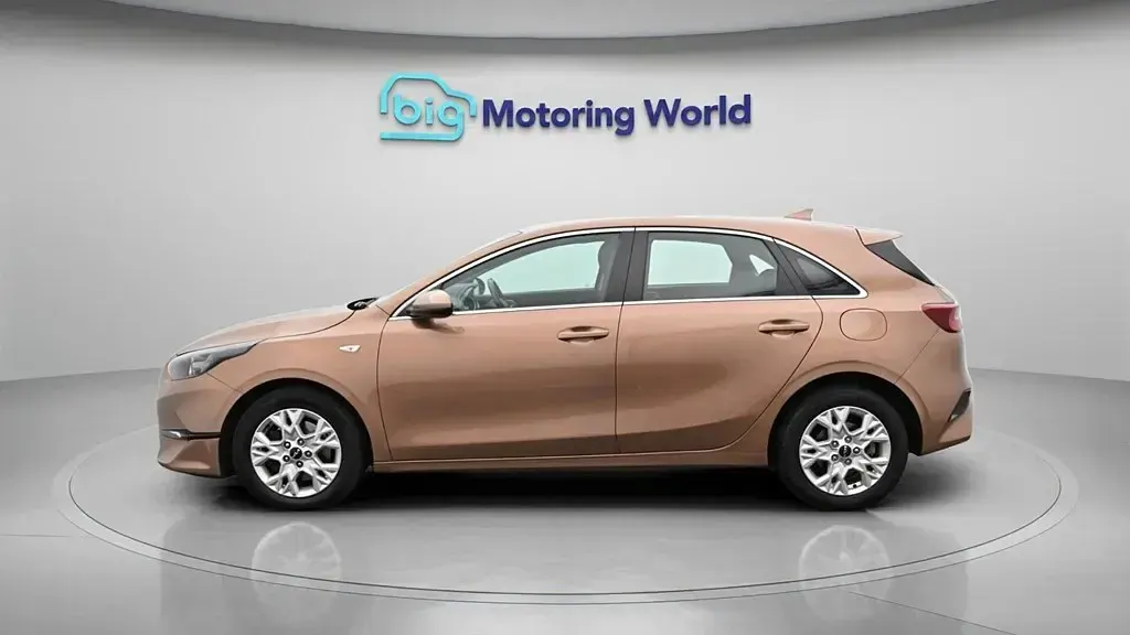 Second-hand Kia Ceed 118 CP (86 kW) 2022 Maro Hatchback